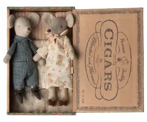 Grandma and Grandpa mice in cigarbox