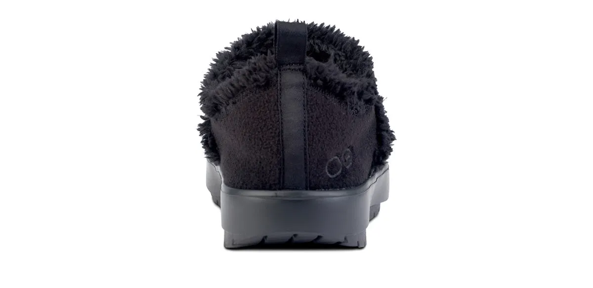 Women's Oofos OOCoozie Low Shoe Color: Black Sherpa